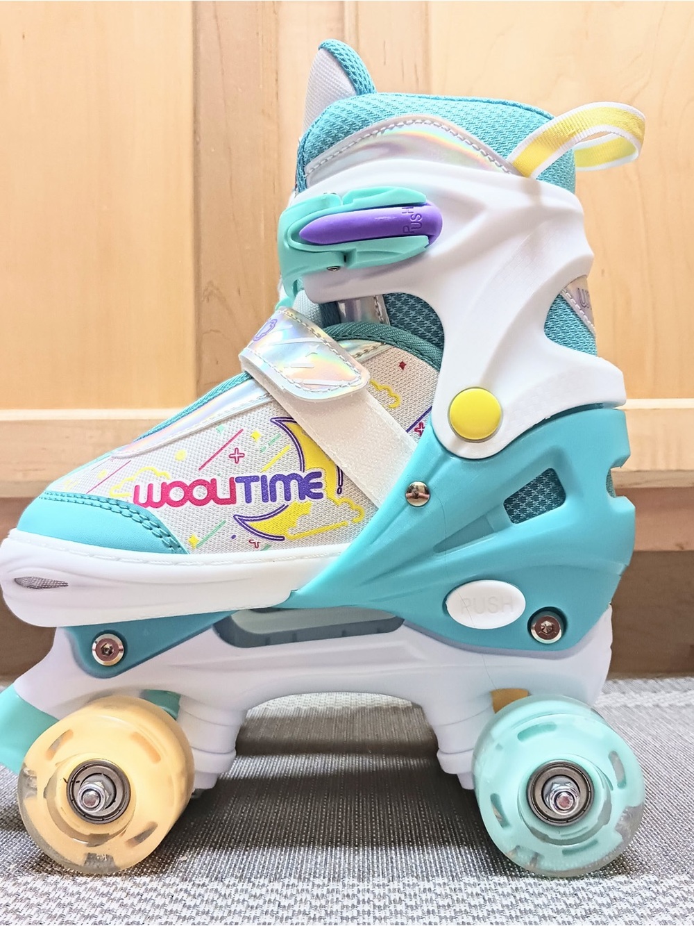 Woolitime Adjustable 
Kids Inline Roller Skate w/Light Up Wheels